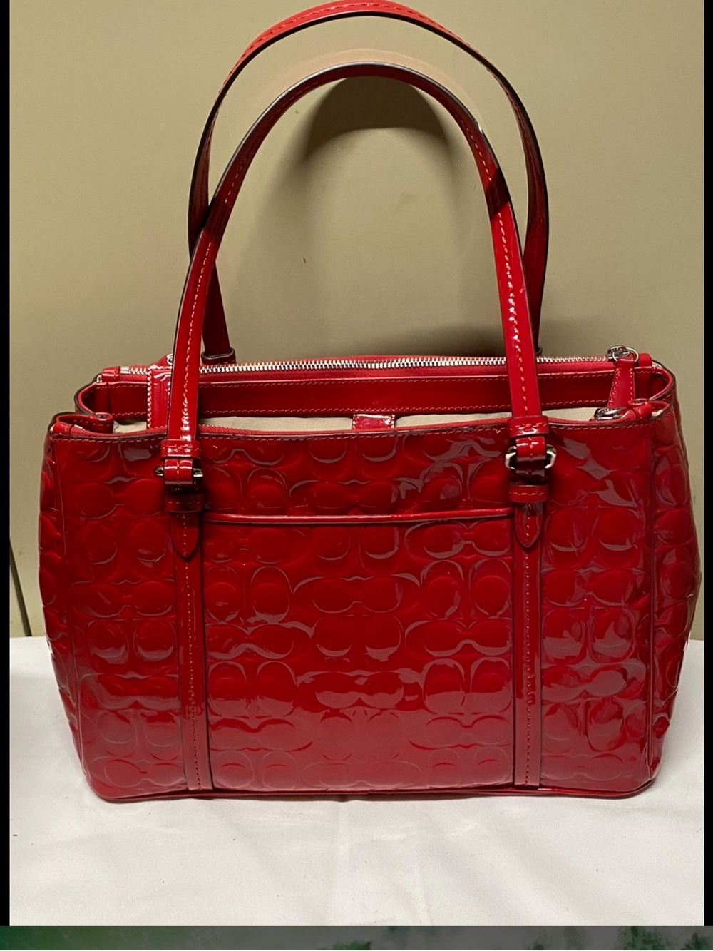 Coach Peyton Embossed Red Patent Leather Shoulder Tote Carryall w Signature Logo